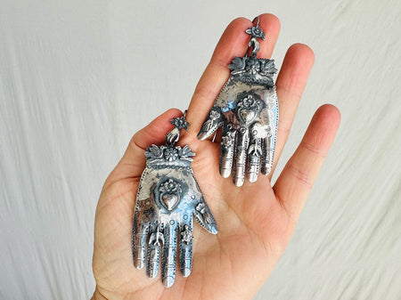 Oaxaca Silver Earrings. La Mano. Hand. Mexico. Frida Kahlo. 4169