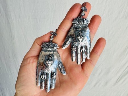 Oaxaca Silver Earrings. La Mano. Hand. Mexico. Frida Kahlo. 4184