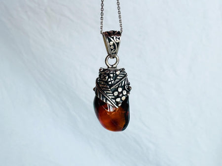 Red Amber Pendant on a Silver Chain. Sterling Silver. AP-587