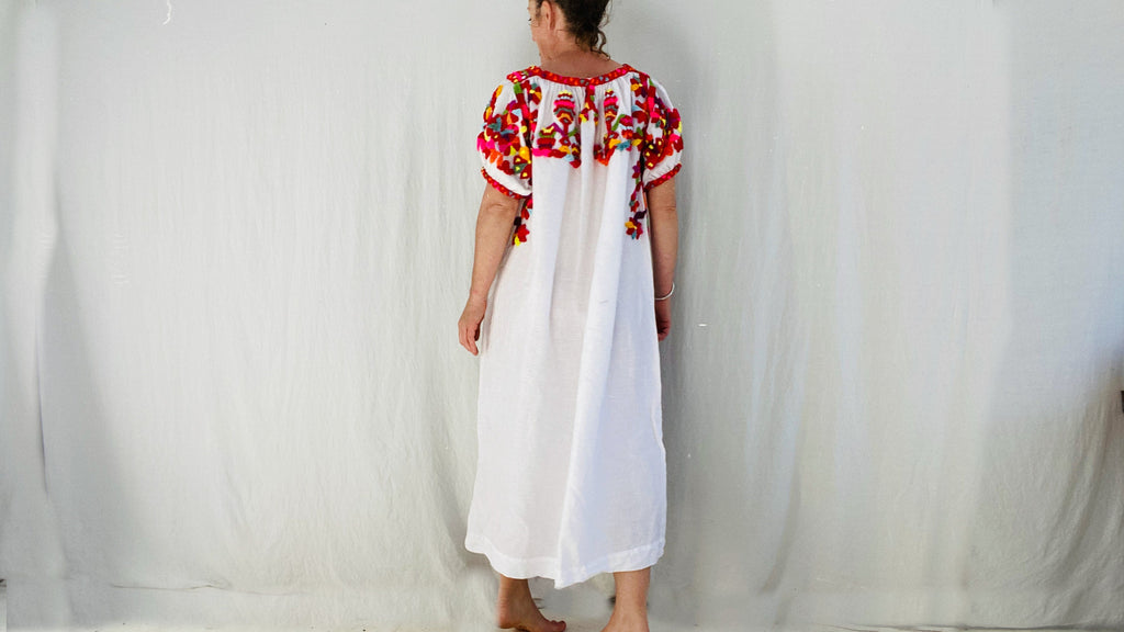Mexican Otomi Embroidered Dress. Linen. XS-M. 0043
