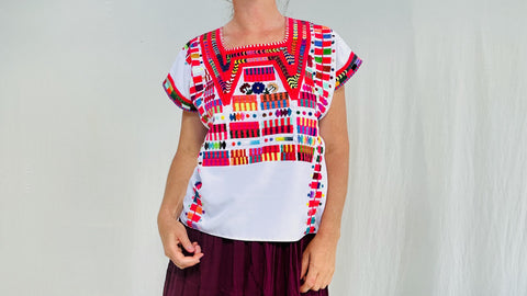 Patria Nueva Mexican Huipil. Vibrant Mayan Textile.