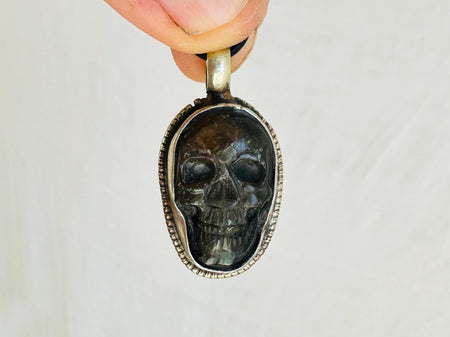 Labradorite Skull Pendant Necklace. Nepalese. 2277
