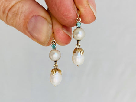 Vintage Ecuadorian Gold Earrings With Pearls. 18kt. 0395