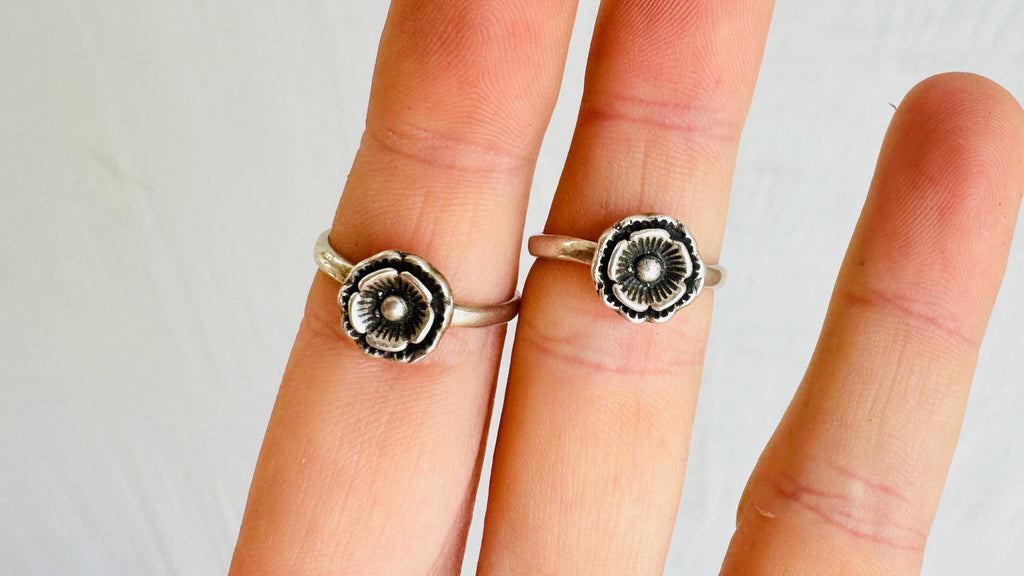 Pair of Silver Toe Rings with Flowers from India. Adjustable and Sterling 925. 2633