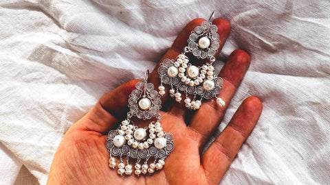 Vintage Oaxacan Filigree Earrings With Pearl. Sterling Silver. Mexico. Frida Kahlo. s/n