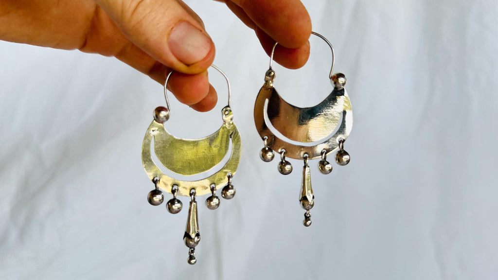 Shiny Silver Hoop Earrings. Oaxacan Jewelry. Sterling Silver. AR2