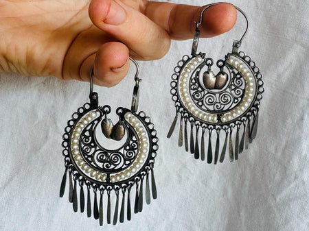 Vintage Mexican Arracadas. Sterling Silver & Pearl. Oaxaca. Mexico. Frida Kahlo