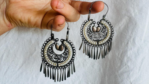 Vintage Mexican Arracadas. Sterling Silver & Pearl. Oaxaca. Mexico. Frida Kahlo
