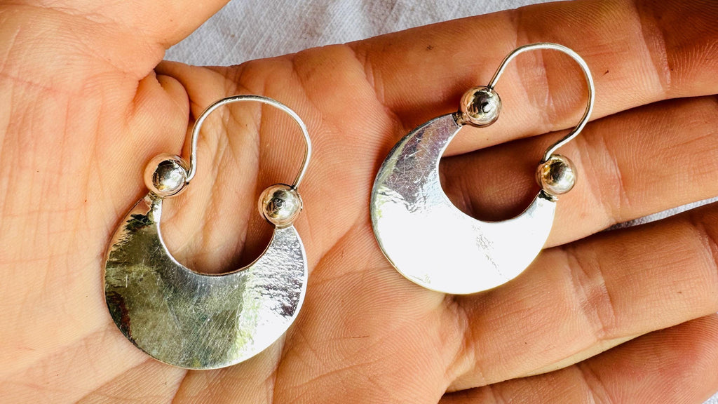 Shiny Silver Hoop Earrings. Oaxacan Jewelry. Sterling Silver. AR1