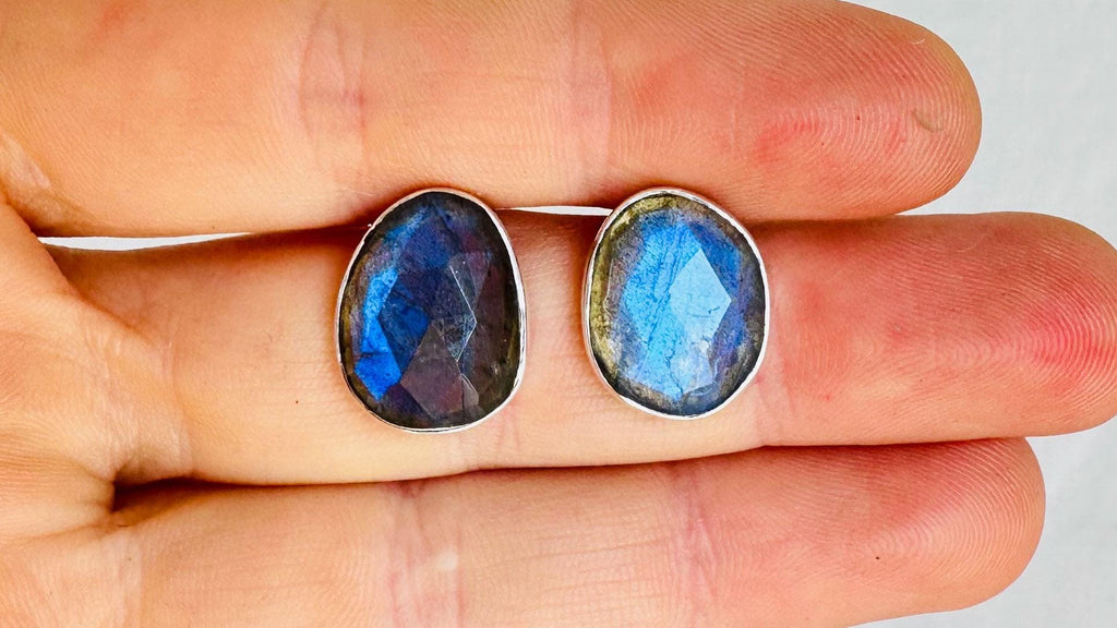 Labradorite Post Earrings. 0915