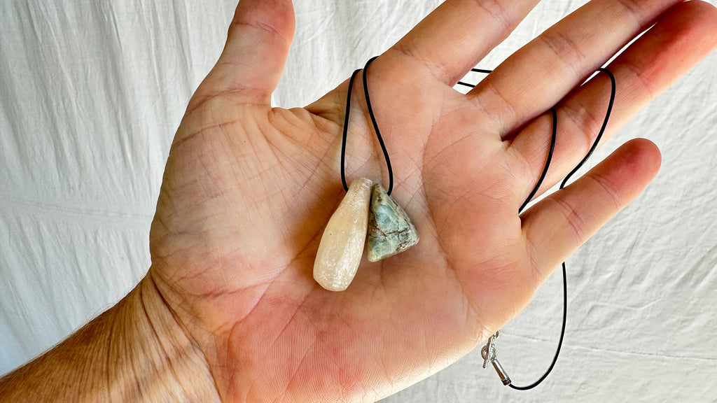 Ancient Jade Hand Pendant. Zapotec. 1408