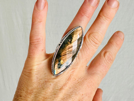 Faceted Labradorite Botanicals Cocktail Ring. Handmade Sterling Silver Jewelry. Size 6. 4132
