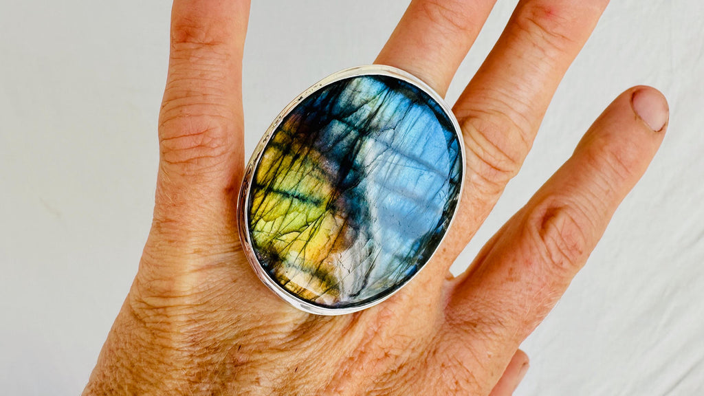 Oversized Labradorite Cocktail Ring. Blue and Green Flash Jewelry. 4293.