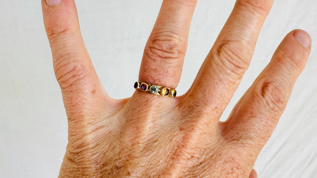 Topaz and Gold Ring. 14 kt Yellow Gold. Size 5.75