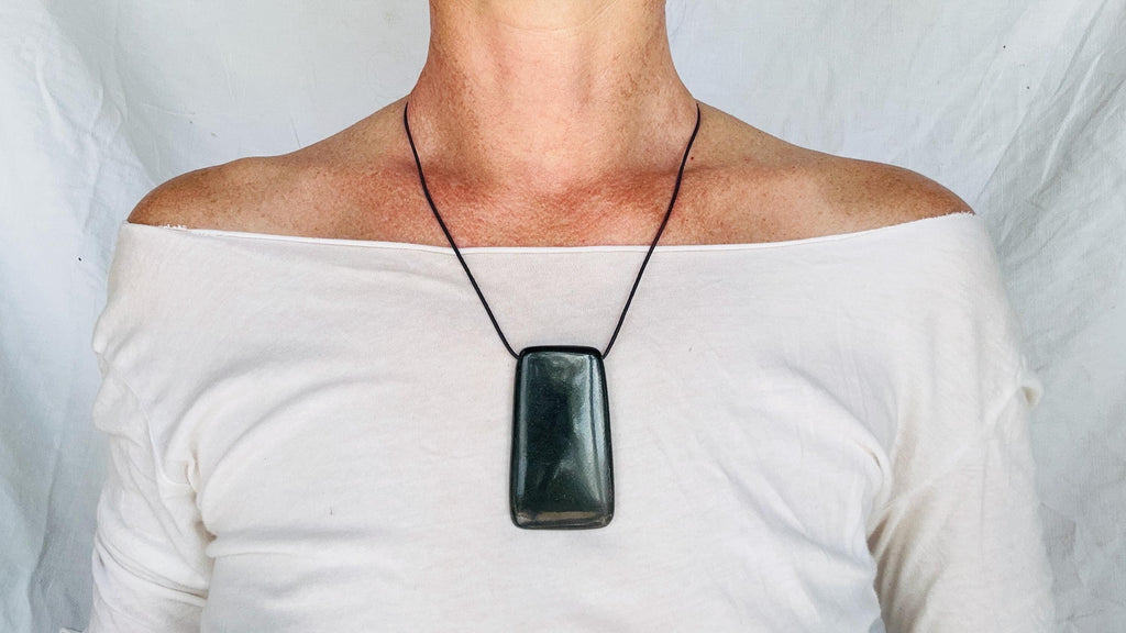Mayan Black Jade Pendant. Hand-Carved. Guatemala. s/n