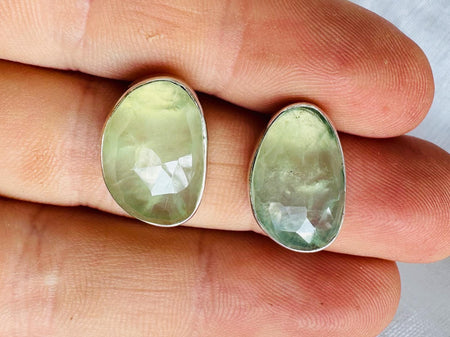 Faceted Prehnite Post Earrings. Sterling Silver. AP-458