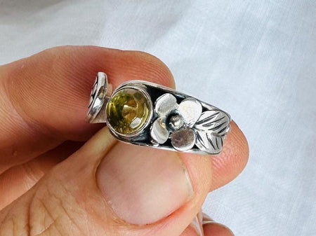 Amber Botanicals Ring. Sterling Silver. Adjustable Size. AP-431