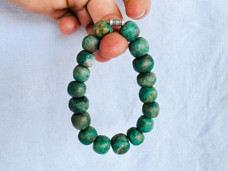 Guatemalita Jade Beaded Bracelet with a Sterling Silver Bead. 4407