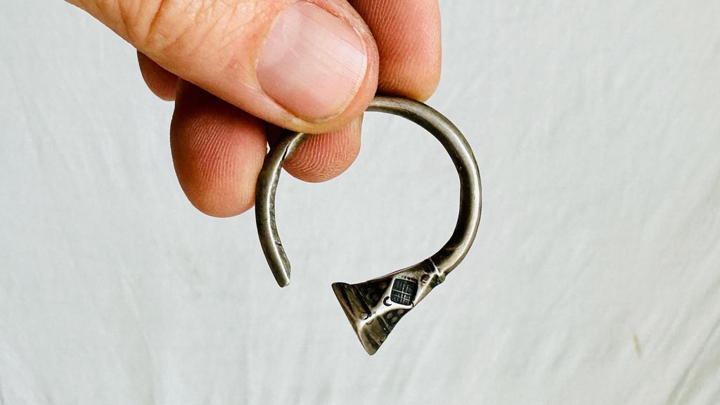 Antique Tuareg Tizabaten Silver Hoop Earring Earweight Tribal Tsabit. 0804