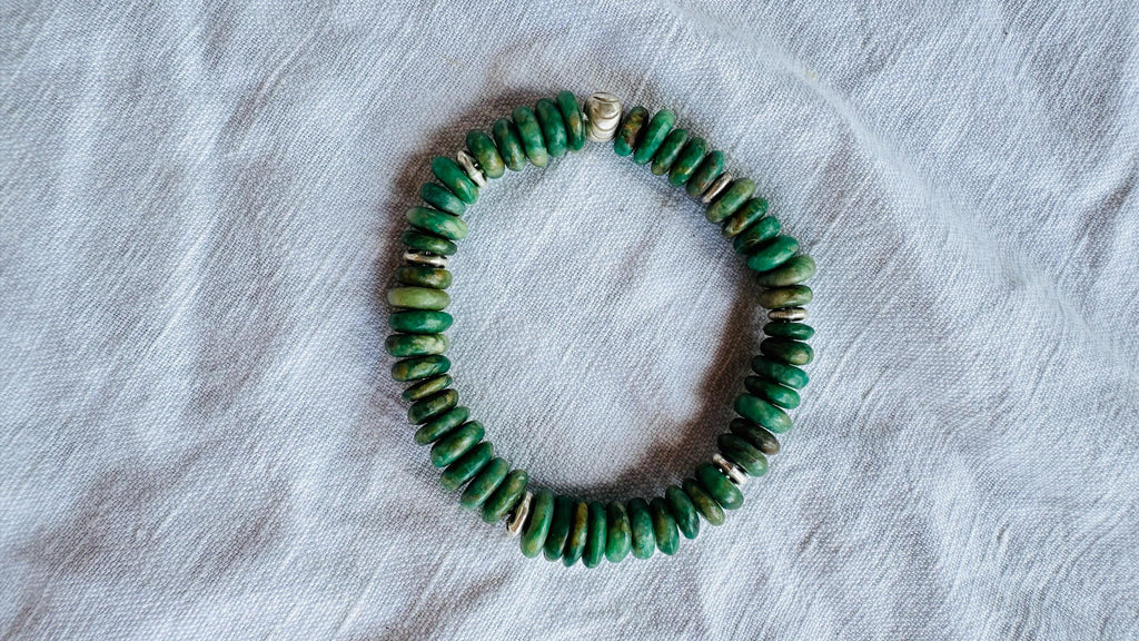 Guatemalita Jade Beaded Bracelet with a Sterling Silver Beads. 4422