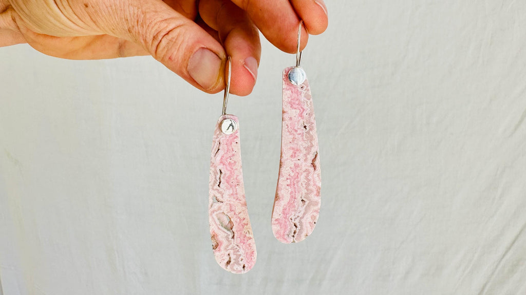 Rhodochrosite Earrings. Kewa Pueblo Slab Earrings. Santo Domingo Artisan Jewelry. 2765