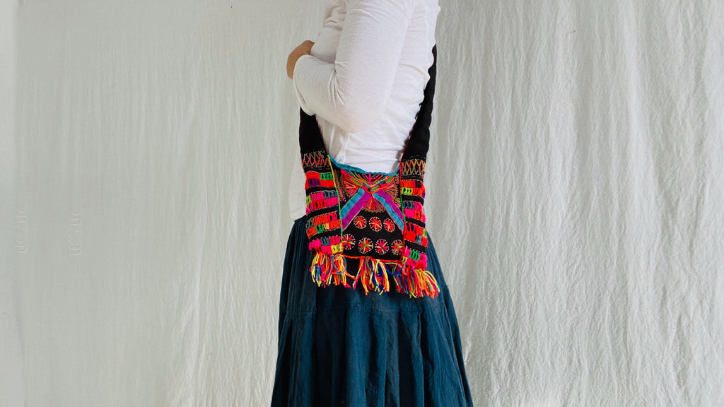 Vintage Hmong Embroidered Handbag. 0183