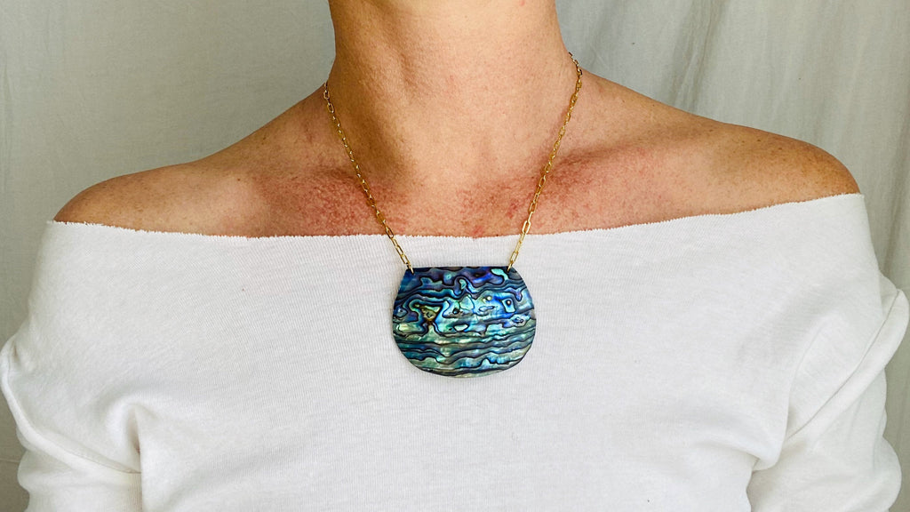 Abalone Pendant & Gold Plated Chain Necklace.