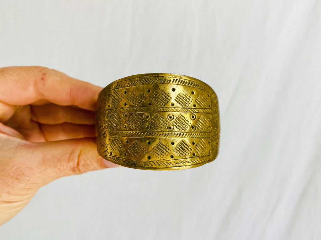 Vintage Tribal Bangle. Kuchi. - Aadya Bazaar