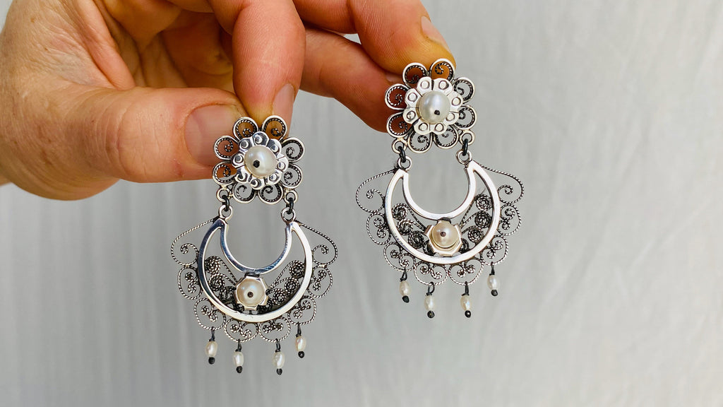 Mazahua Arracadas. Sterling Silver & Pearl. Mexico. Frida Kahlo