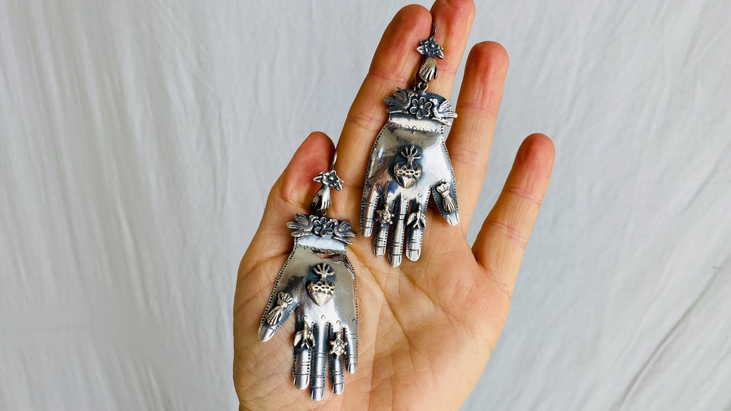 Oaxaca Silver Earrings. La Mano. Hand. Mexico. Frida Kahlo