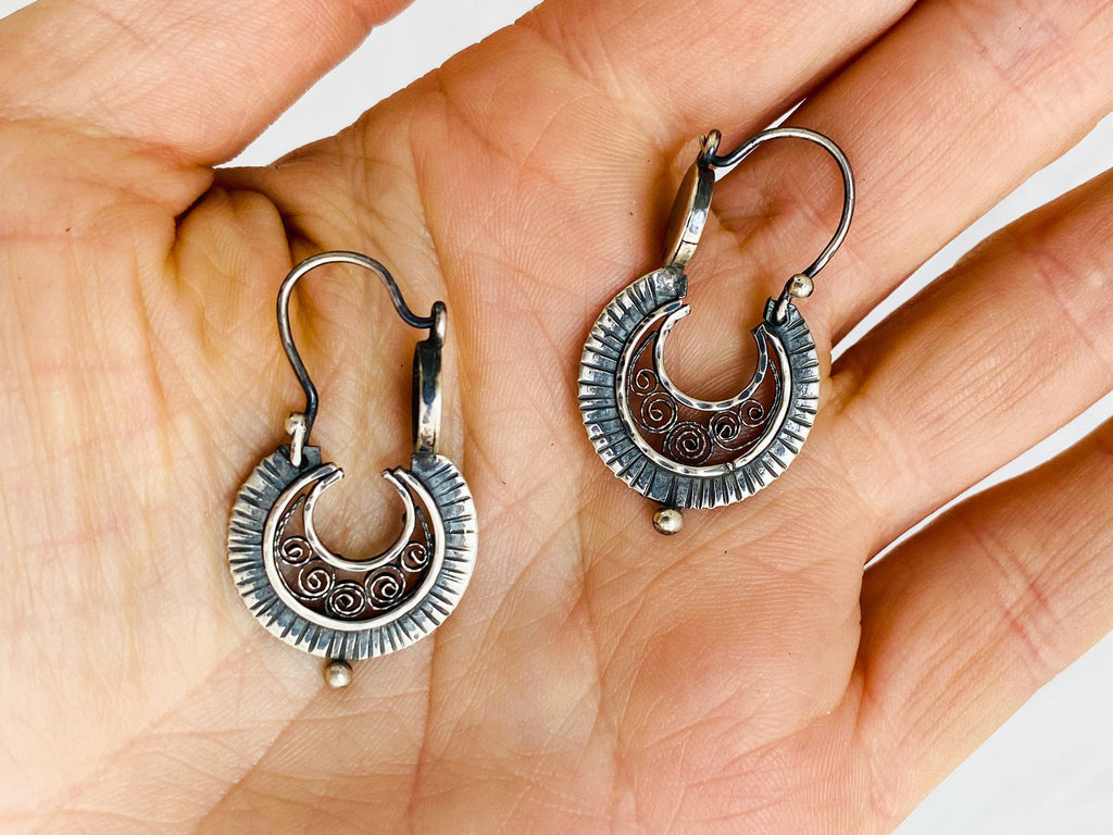Vintage Oaxacan Filigree Earrings. Sterling Silver. Mexico. Frida Kahlo