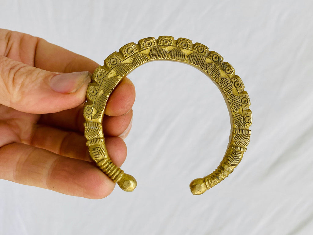 Vintage Tribal Bangle. Kuchi. - Aadya Bazaar