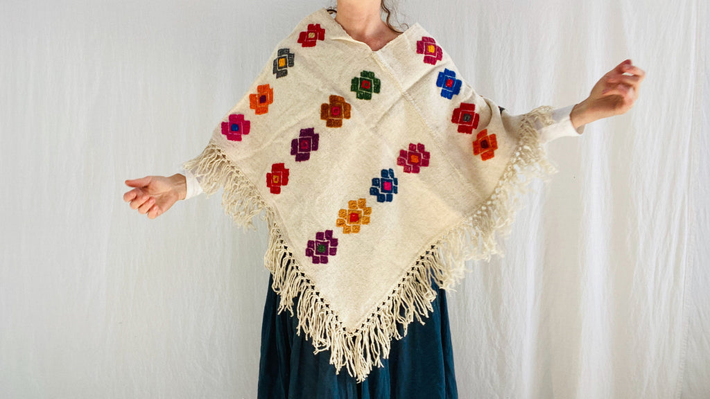 Wool Embroidered Poncho. Wool Hand-Woven Embroidered. Mexico