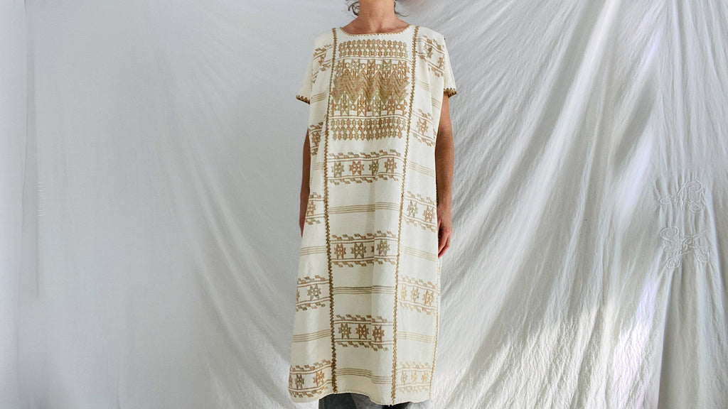 huipil dress Stitched Palmita Embroidered Hand sourced by Anuschka. Huipil Largo - Muequitos