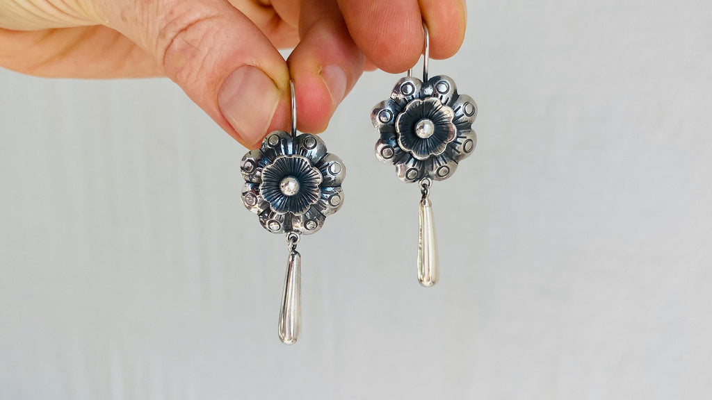 Taxco Flower Earrings. Sterling Silver. Mexico. Frida Kahlo. 0737